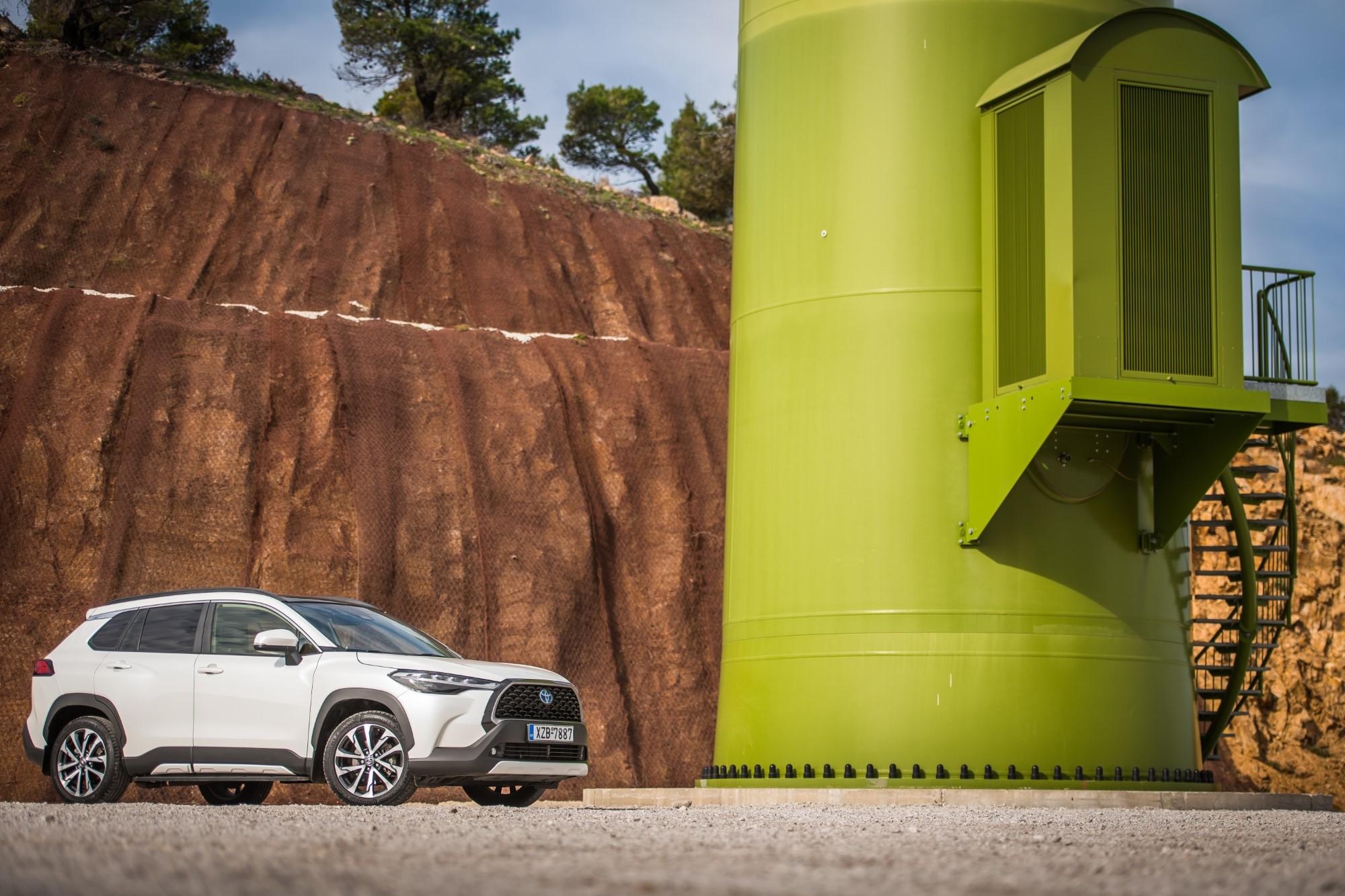 Test: Toyota Corolla Cross 2.0 Hybrid AWD 196Ps